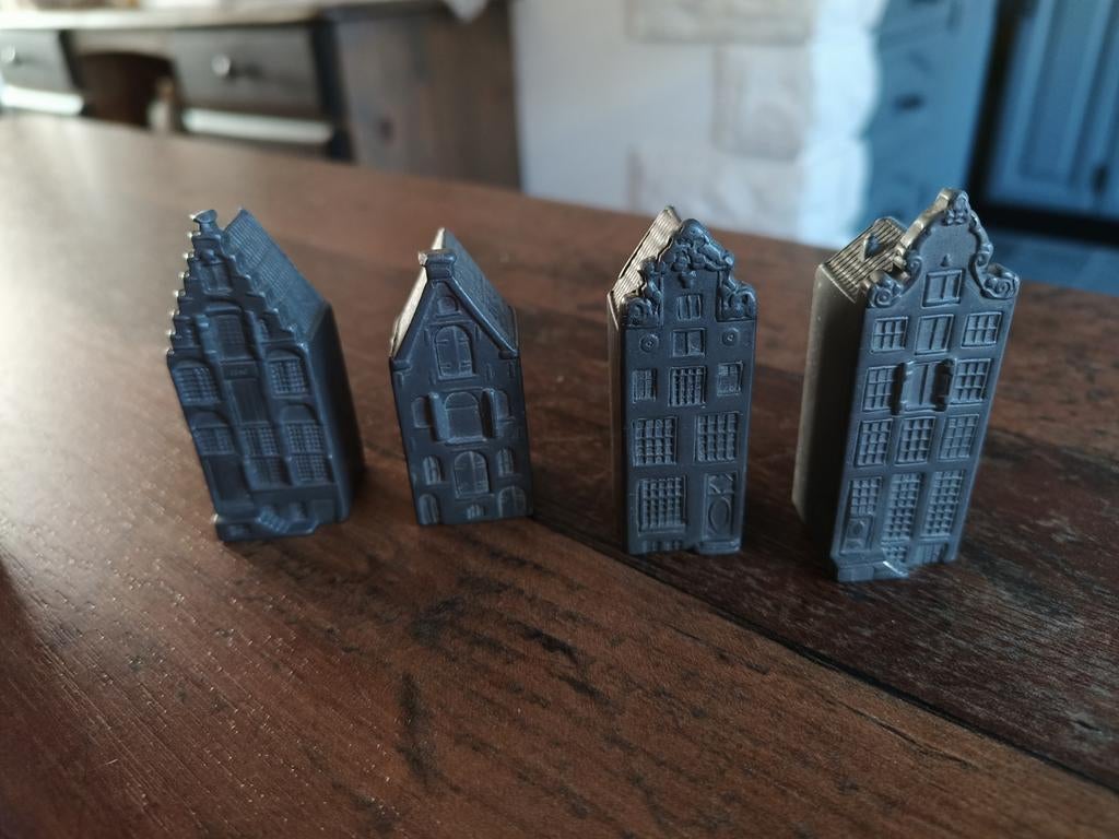 Tinnen huisjes  wettig gedeponeerd., Ophalen