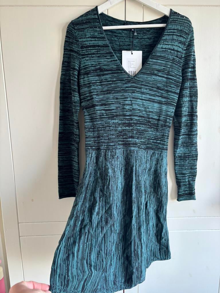 NIKKIE jurkje nieuw maat 38, Maat 38/40 (M), Overige kleuren, Nieuw, Ophalen of Verzenden