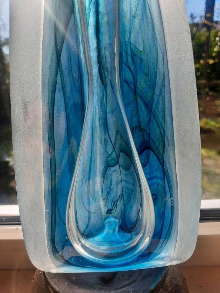 Jizerske Sklo , blauw glazen Tsjechische vaas ~ vintage ~, Ophalen of Verzenden