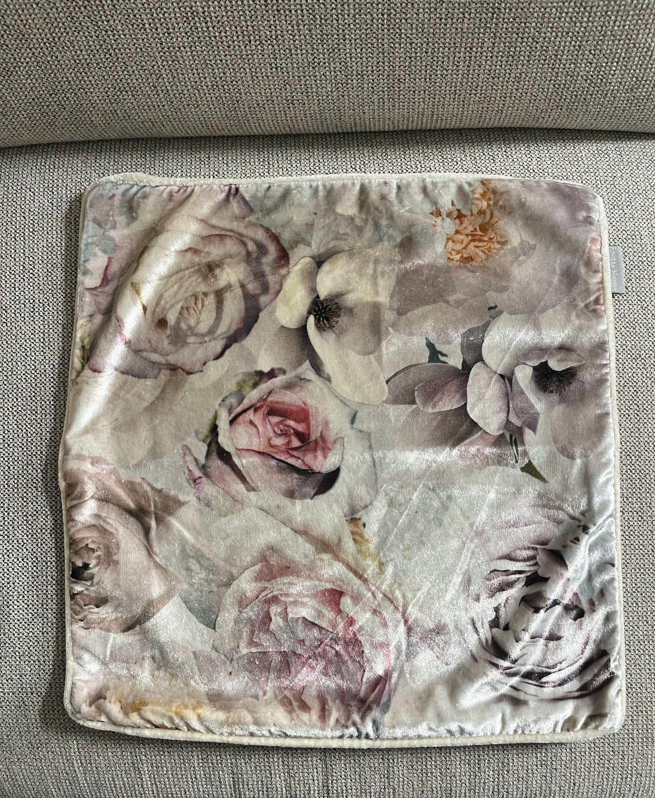 Te koop: velvet kussenhoes van Rivièra Maison, bloemen, Meerkleurig, Riviera Maison, Nieuw, Ophalen of Verzenden
