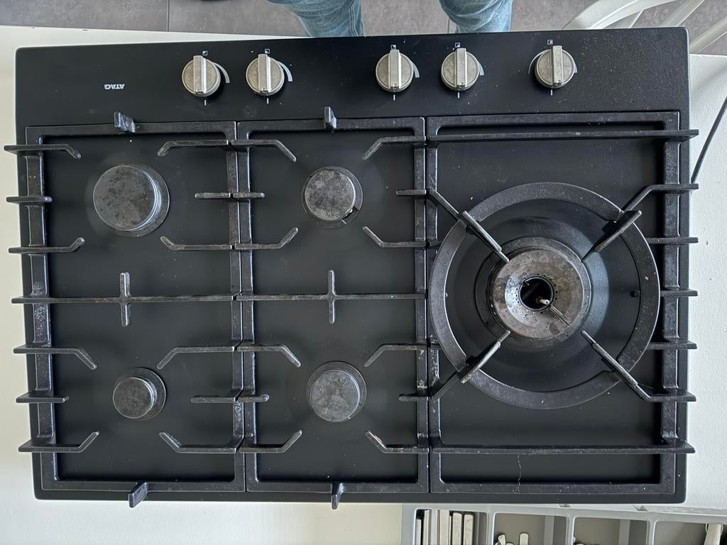 Vijf pits gasfornuis met goedwerkende vonk ontrbrabder, Witgoed en Apparatuur, Ophalen, 60 cm of meer, Zo goed als nieuw, Gas