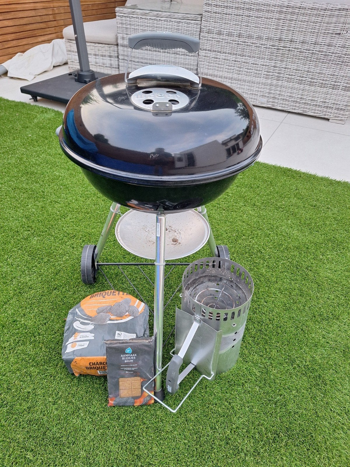 Weber BBQ incl. Brikettenstarter, Ophalen, Gebruikt, Weber