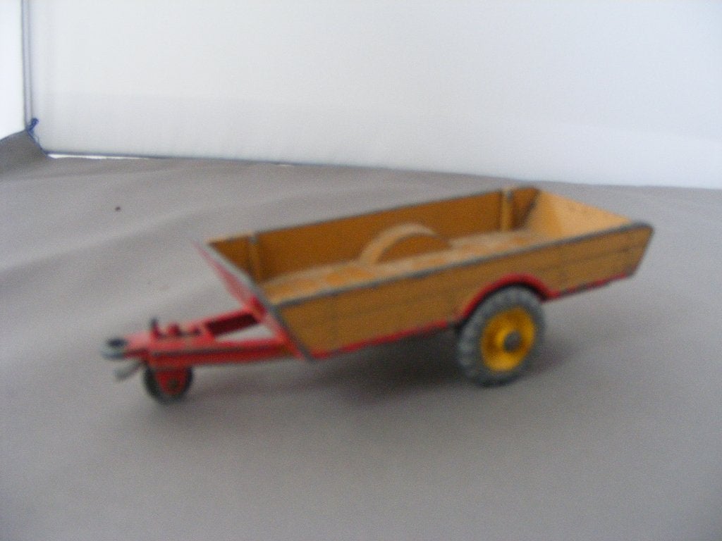Halesown farm trailer dinky toys 320, Ophalen of Verzenden, Gebruikt, Tractor of Landbouw, Dinky Toys