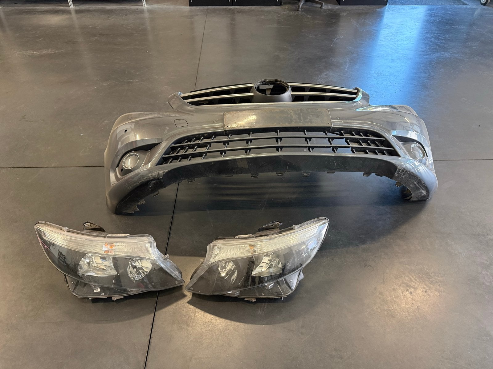 Mercedes-Benz Vito W447 Voorbumper met 6x PDC en Grill, Auto-onderdelen, Gebruikt, Voor, Mercedes-Benz, Ophalen of Verzenden
