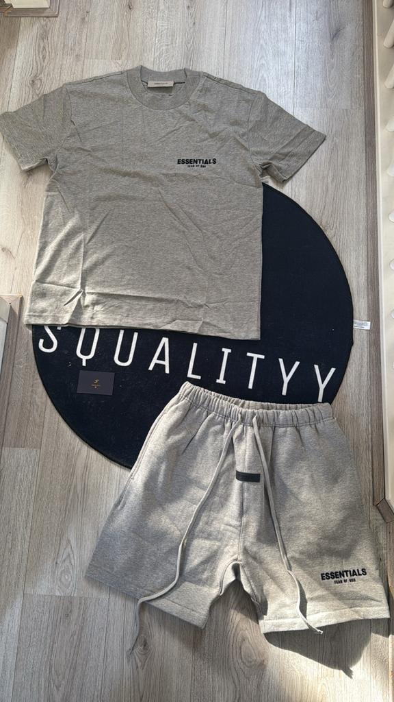 Essentials Fear of God T-shirt en short set - Donkergrijs, Ophalen of Verzenden, Nieuw, Maat 48/50 (M), Grijs