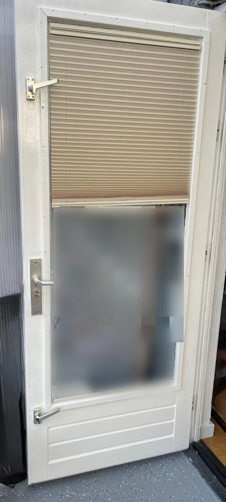 Witte Buitendeur met Glas en Jaloezieën, Doe-het-zelf en Verbouw, Ophalen, Gebruikt, 80 tot 100 cm, Buitendeur