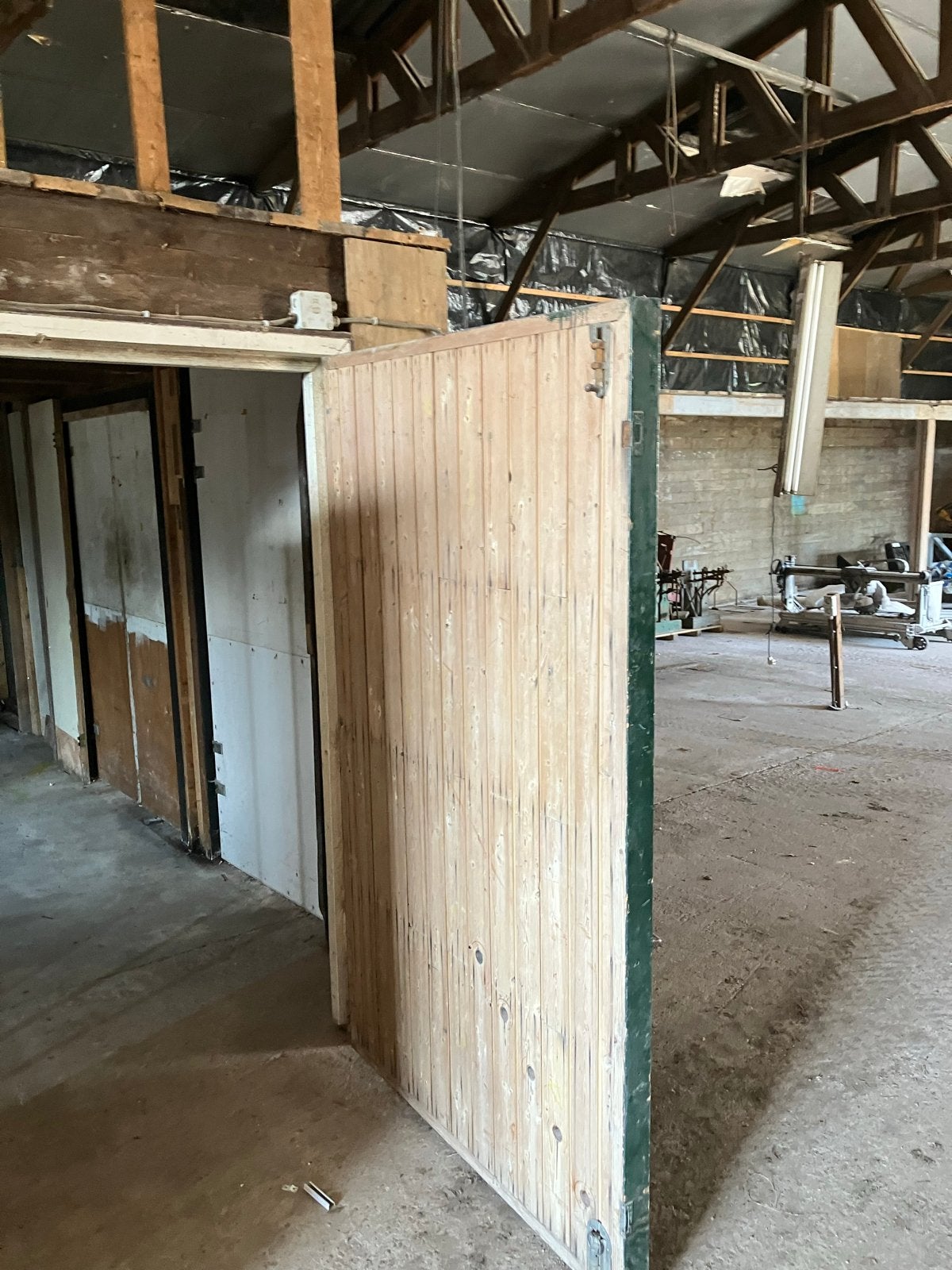Robuuste houten garagedeuren, groen geverfd, Gebruikt, Verzenden, 120 cm of meer, Garagedeur