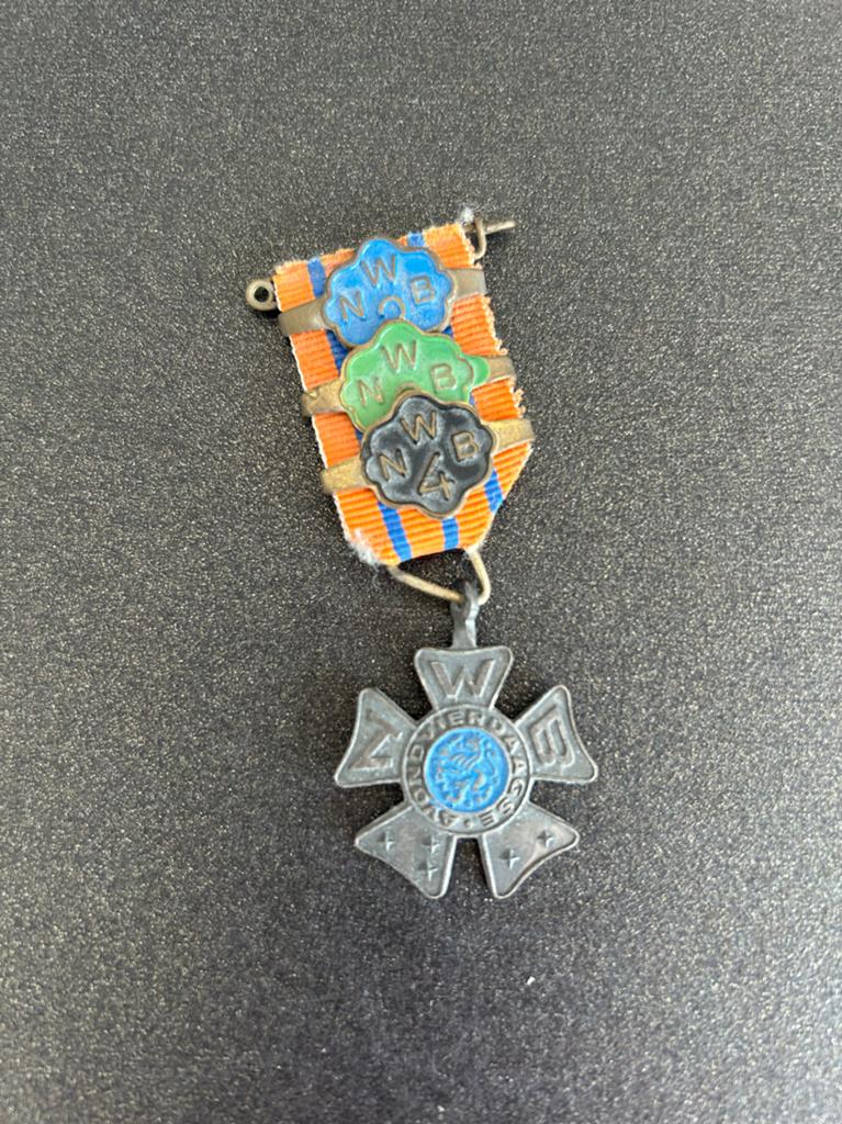 Avondvierdaagse Medaille 1 met 3 Gespen voor 2 3 4, Ophalen of Verzenden, Overige materialen