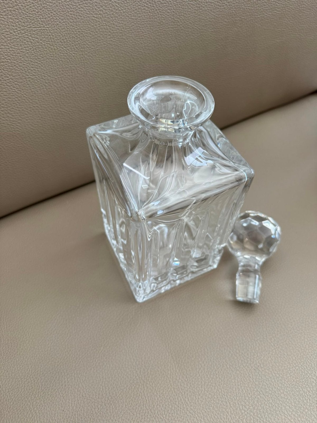 Zware kwaliteit kristal karaf met stop - Vierkant design, Antiek en Kunst, Antiek | Glas en Kristal, Ophalen