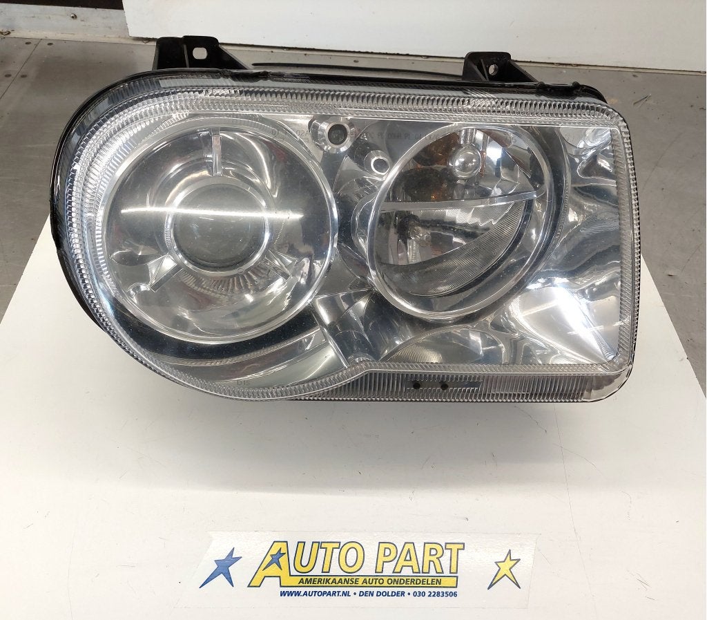 Chrysler 300C Eu xenon koplamp 2005-2010, Auto-onderdelen, Amerikaanse onderdelen, Gebruikt, PO Box 21-8004 | Auburn Hills, MI 48321-8004