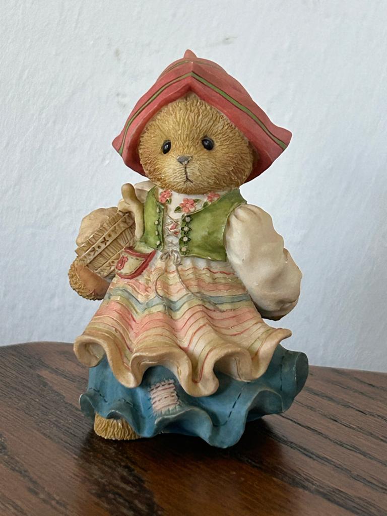 Cherished Teddies 1996  Kerstin  Swedish, Ophalen, Zo goed als nieuw, Beeldje, Cherished Teddies