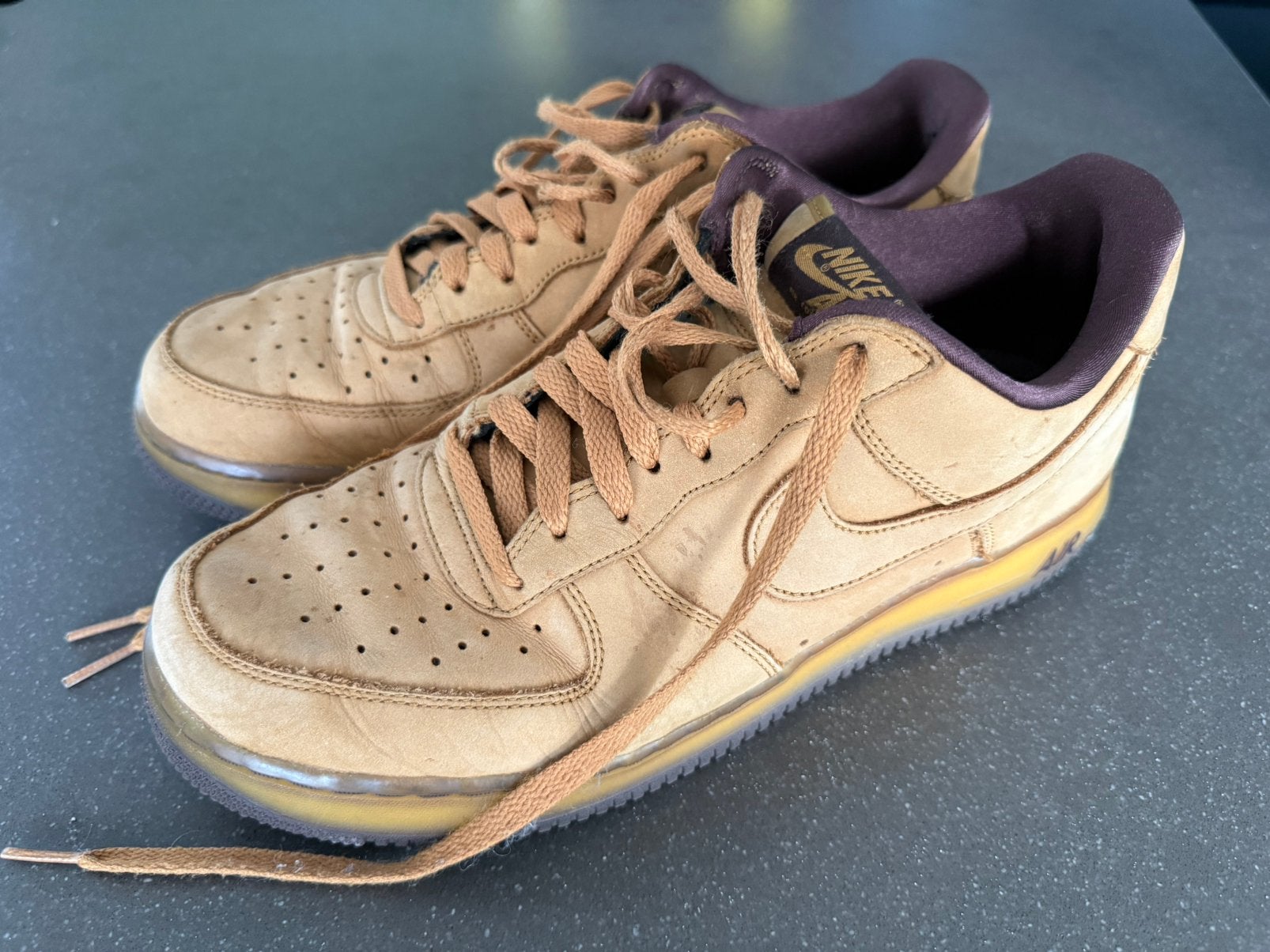 Nike Air Force 1 Suede maat 43, Wit, Ophalen of Verzenden, Sneakers of Gympen, Gedragen