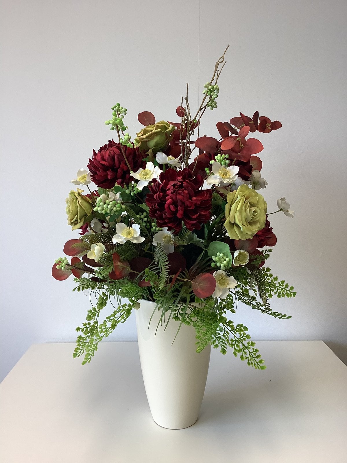 Mooi warm chrysanten / rozen boeket in stenen pot 75 hoog, Huis en Inrichting, Ophalen