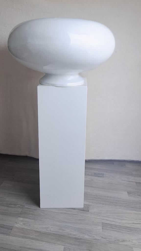Design pilaar met grote decoratieve vaas, Ophalen, Kunststof, Wit, Zo goed als nieuw