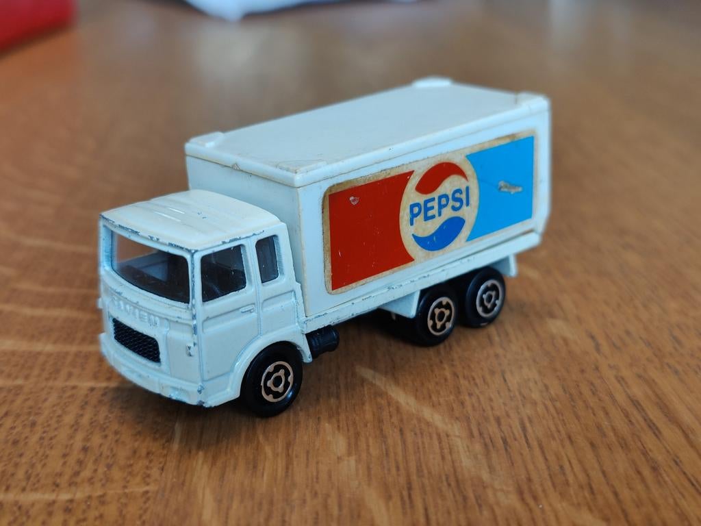 Majorette Saviem Pepsi Truck, Hobby en Vrije tijd, Modelauto's | Overige schalen, Ophalen of Verzenden, Zo goed als nieuw, Bus of Vrachtwagen