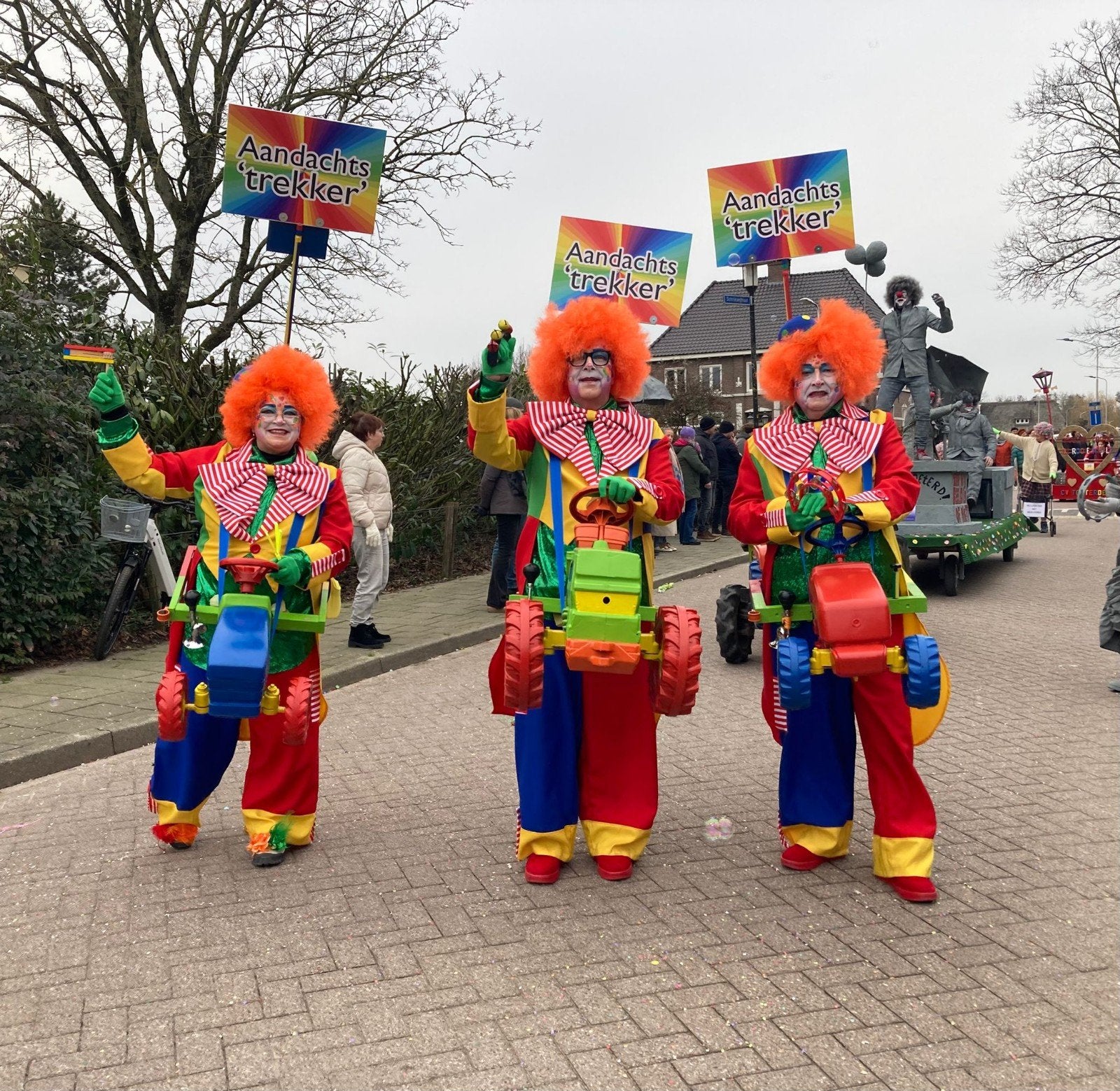 Aandachtstrekkers - Unieke Carnaval Trekkers, Kleding | Dames, Ophalen, Zo goed als nieuw, Maat 46/48 (XL) of groter, Carnaval