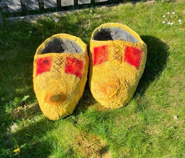 2 XXL klompen, Ophalen of Verzenden, Zo goed als nieuw
