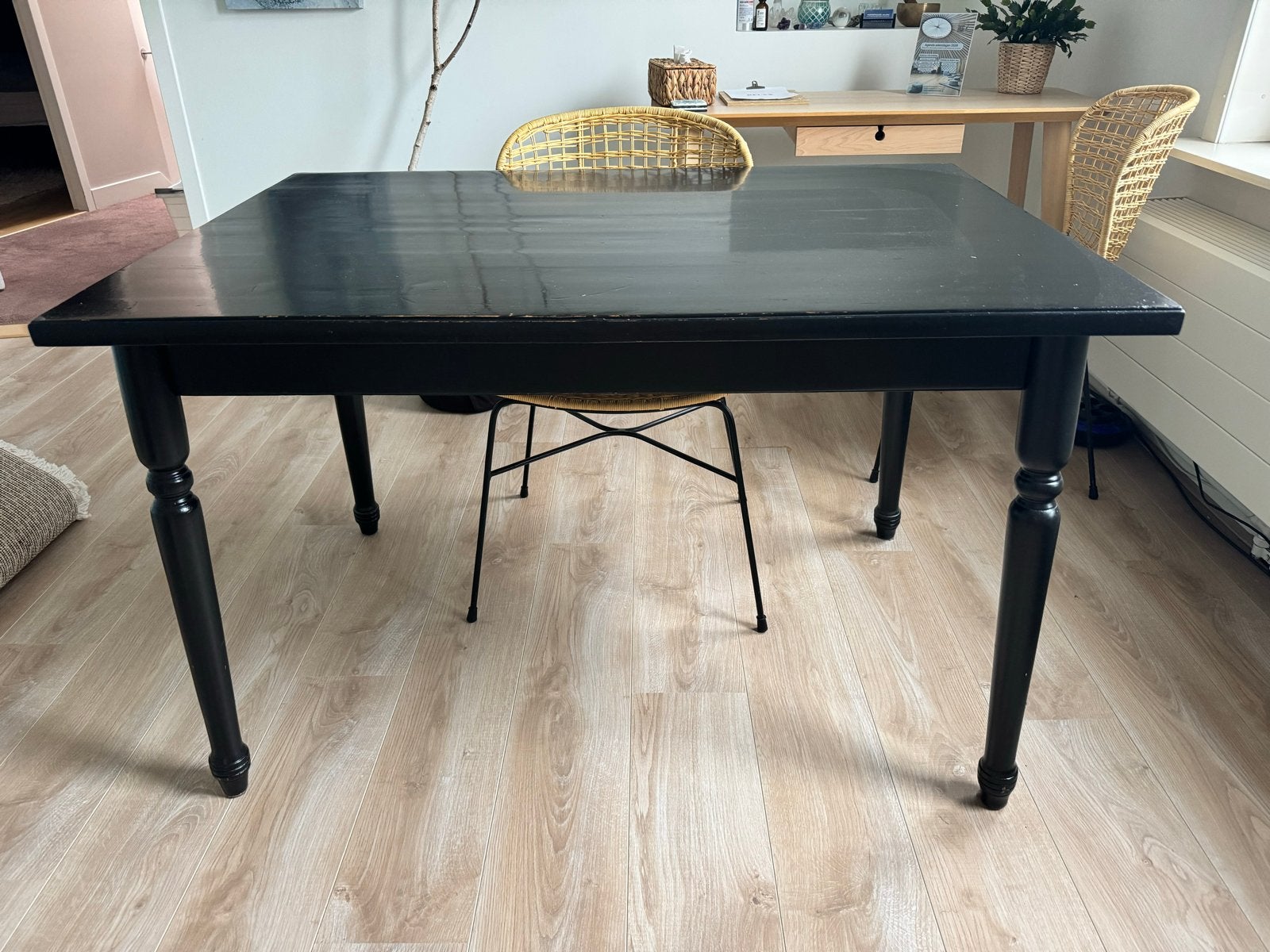 Zwarte eettafel met gedraaide poten, Ophalen, Gebruikt, 100 tot 150 cm, 50 tot 100 cm