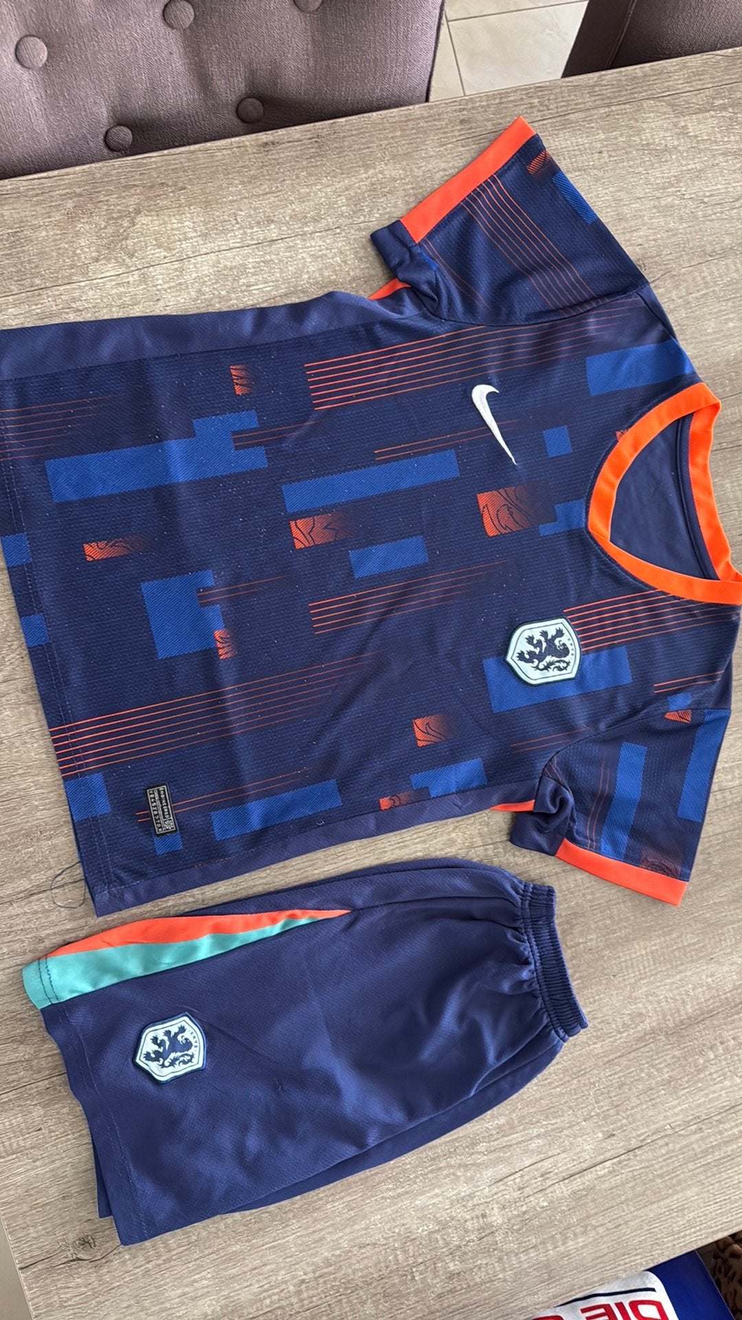 Tenue Nederland knvb 158-170 maat s, Sport en Fitness, Voetbal, Maat XS of kleiner, Ophalen of Verzenden, Zo goed als nieuw