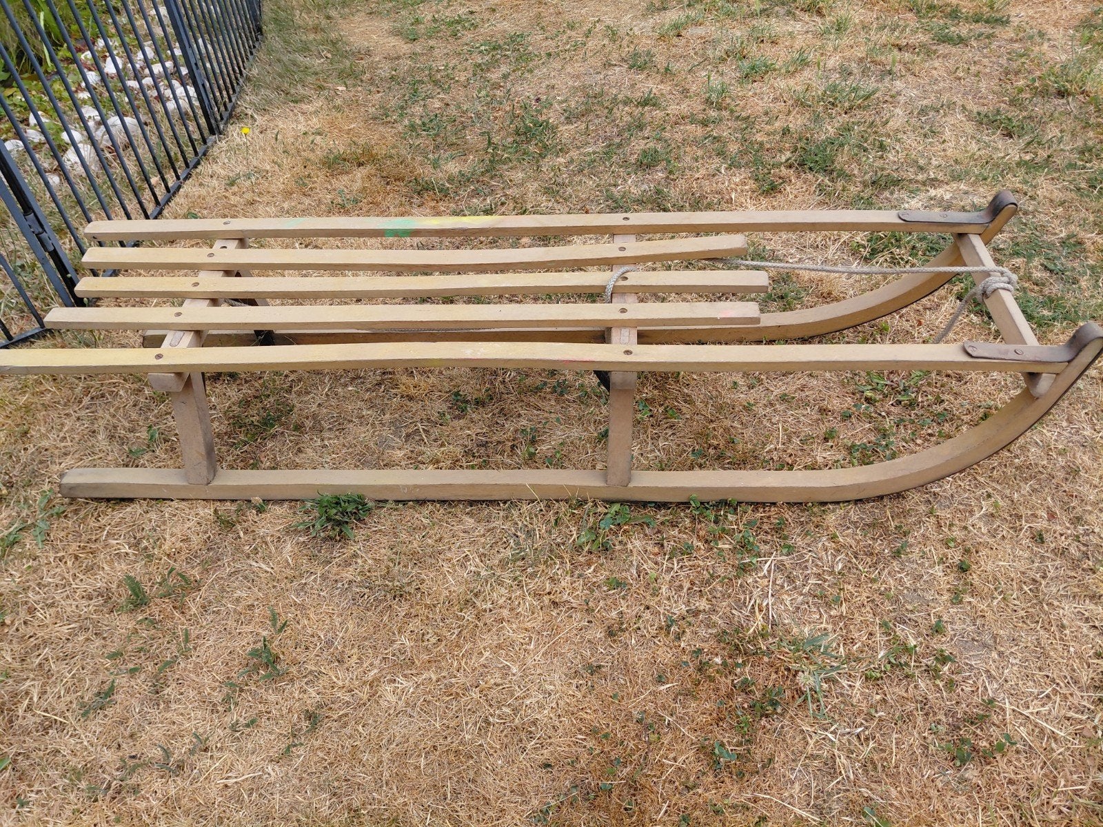 Houten slee, Ophalen