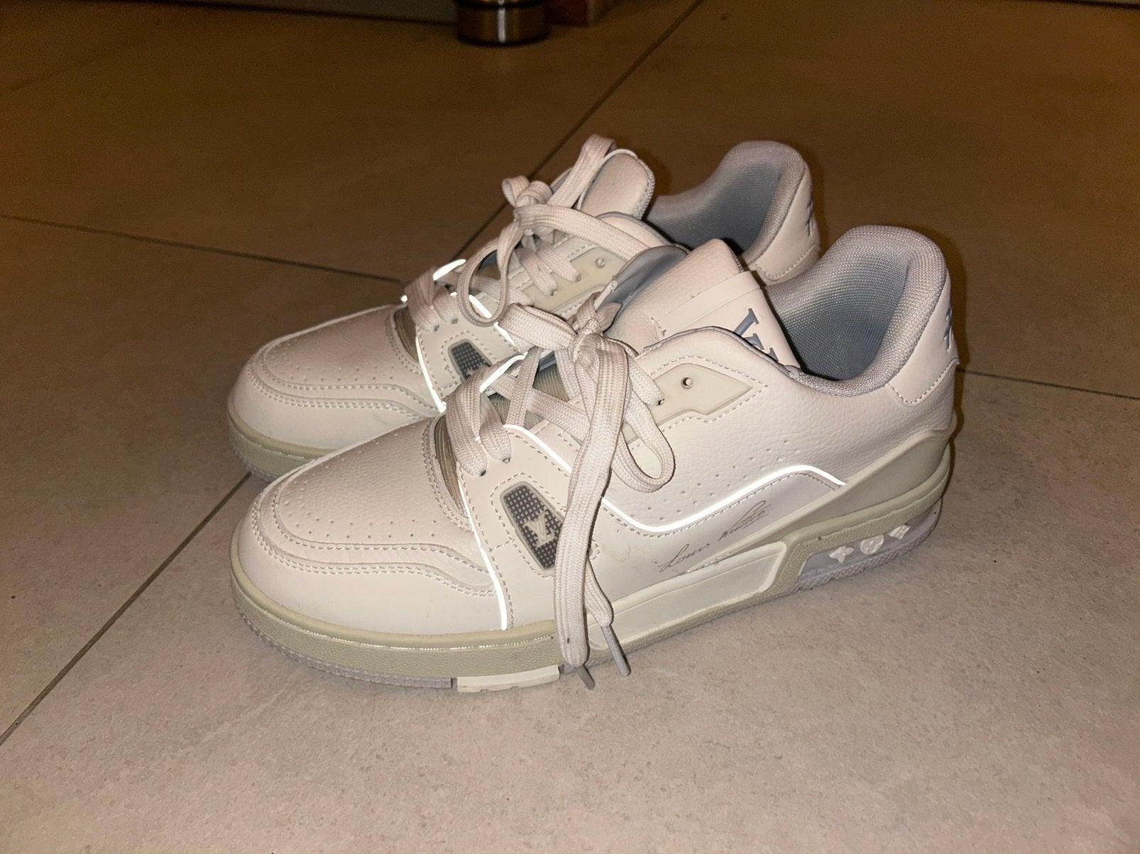 Louis Vuitton Witte Sneakers Maat 44, Wit, Ophalen of Verzenden, Sneakers of Gympen, Zo goed als nieuw