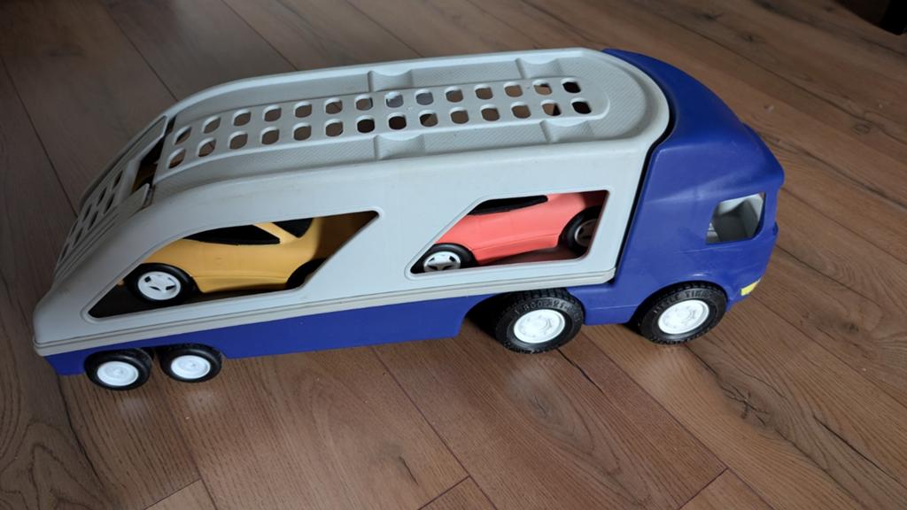 Little tikes autotransporter met 2 auto's, Ophalen, Gebruikt