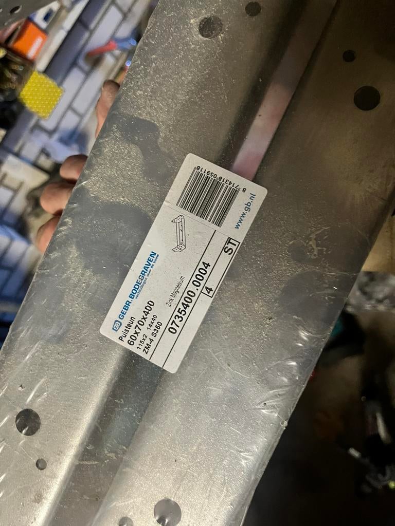 Puisteun, Ophalen, Zo goed als nieuw, 250 mm of meer