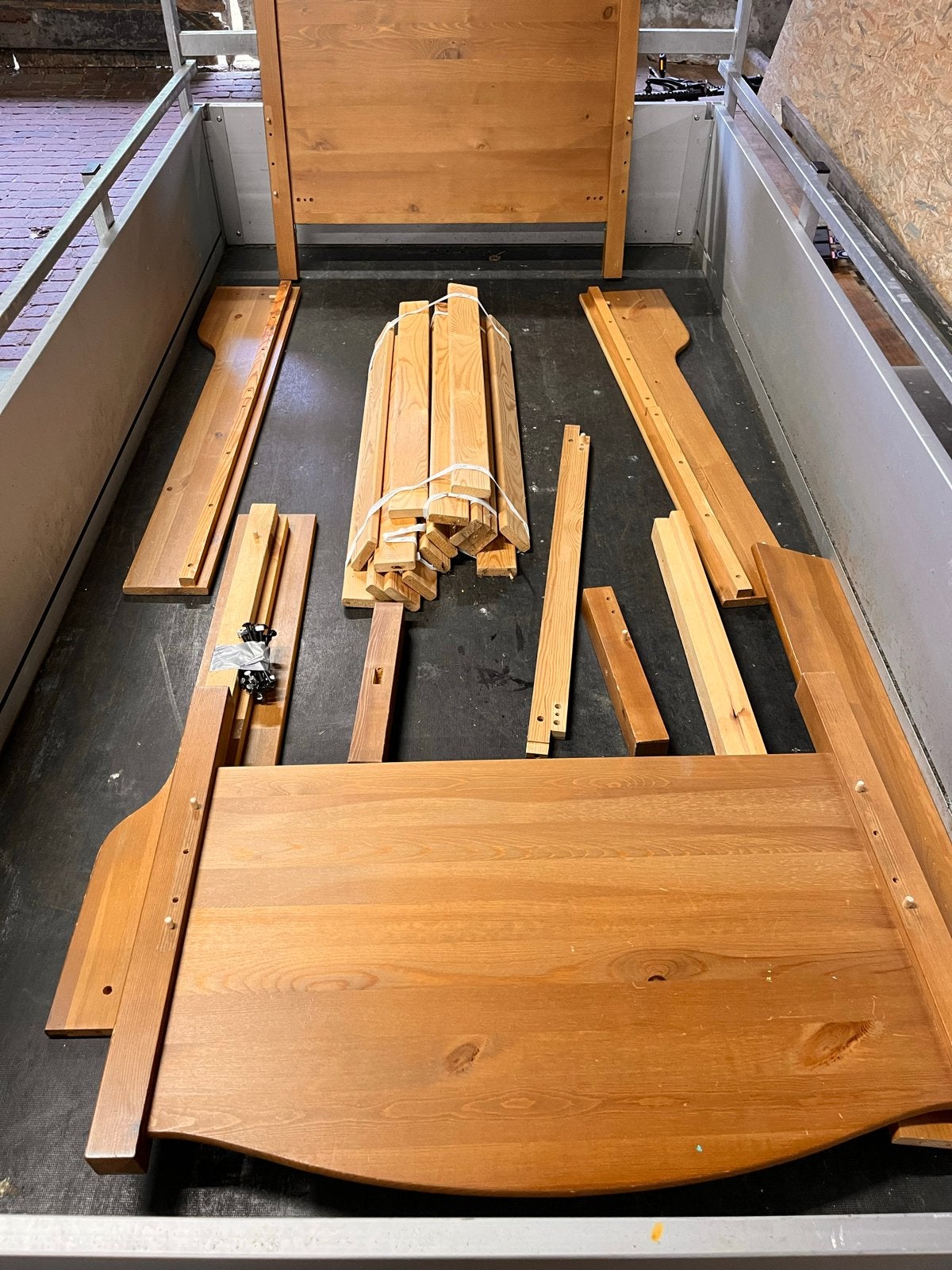 Houten bedframe - Eenpersoonsbed (gedemonteerd), Ophalen, Gebruikt, Eenpersoons, Bruin