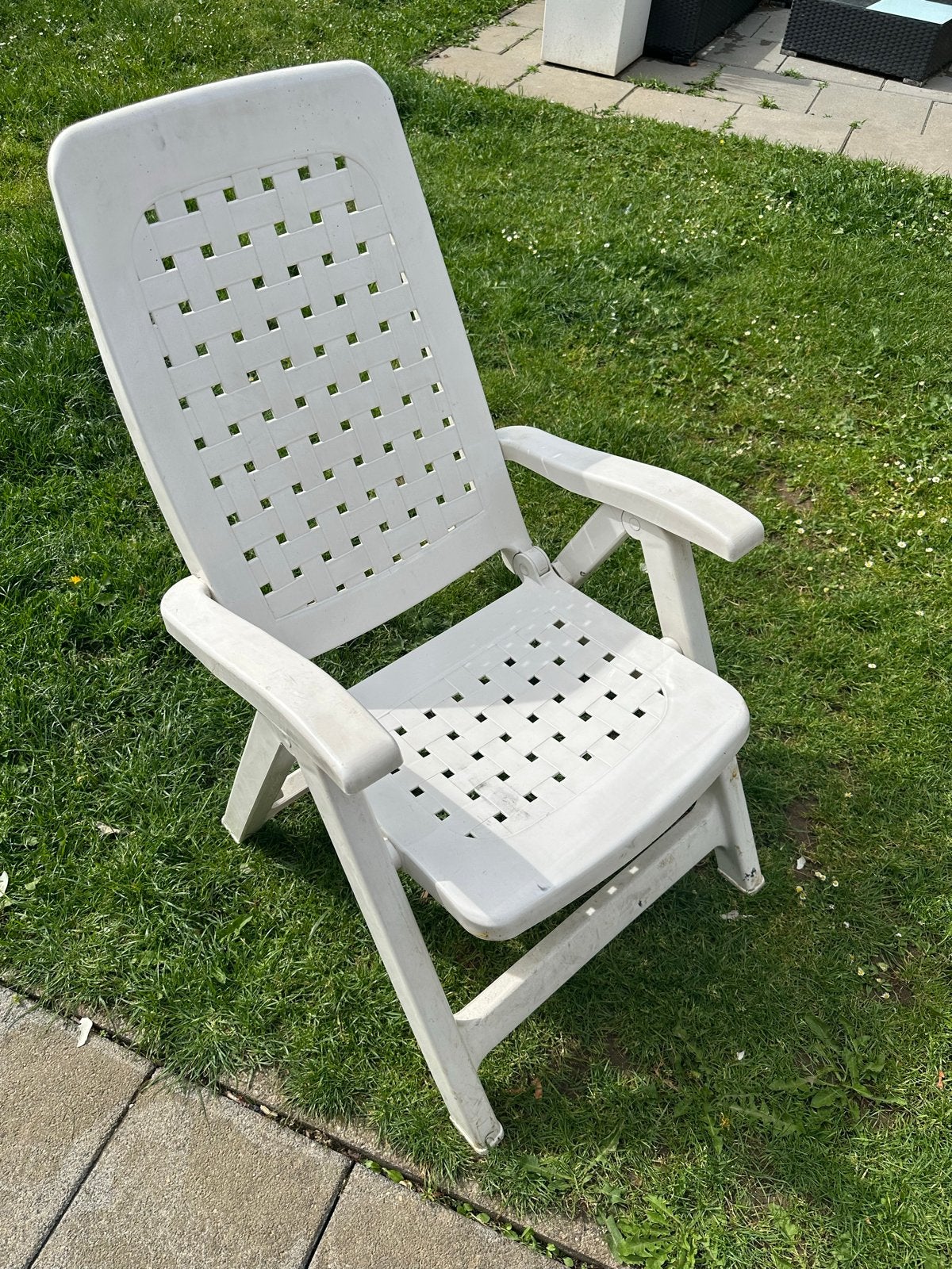 4 verstelbare tuinstoelen - wit kunststof, Tuin en Terras, Ophalen of Verzenden, Gebruikt, Kunststof, Verstelbaar