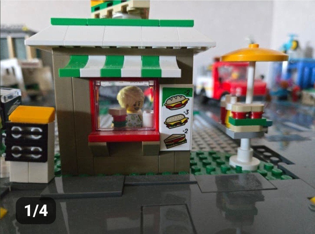 Lego pizza bezorger, Ophalen