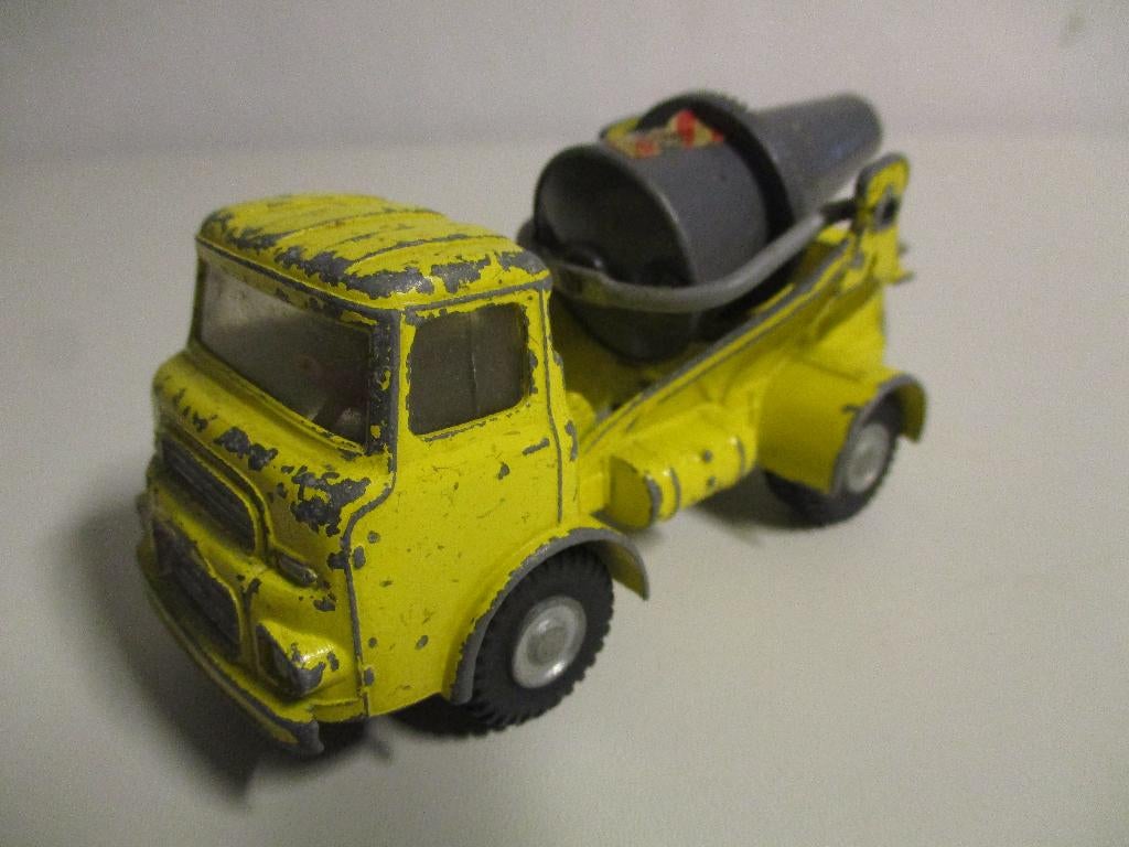 Oude Joal betonmixer, Hobby en Vrije tijd, Modelauto's | 1:50, Ophalen of Verzenden, Gebruikt, Bus of Vrachtwagen, Overige merken