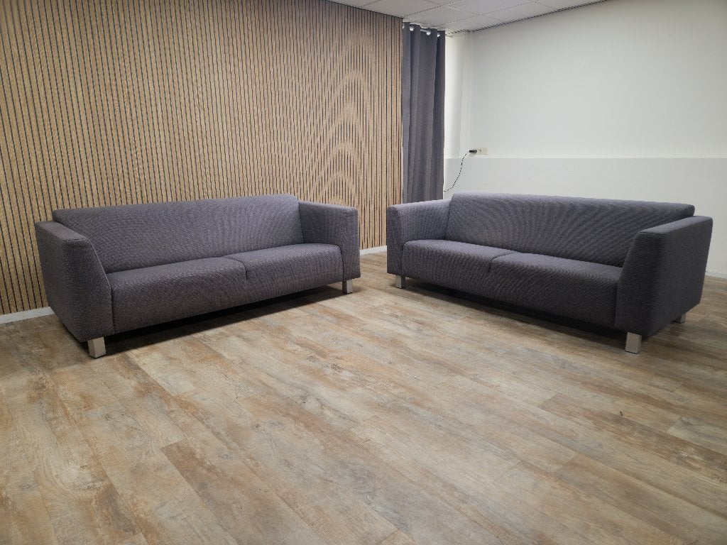 Mooi 2 x 3Zit Antraciet Banken, Info@banxtel.nl, 3194DC, Gebruikt, Verzenden