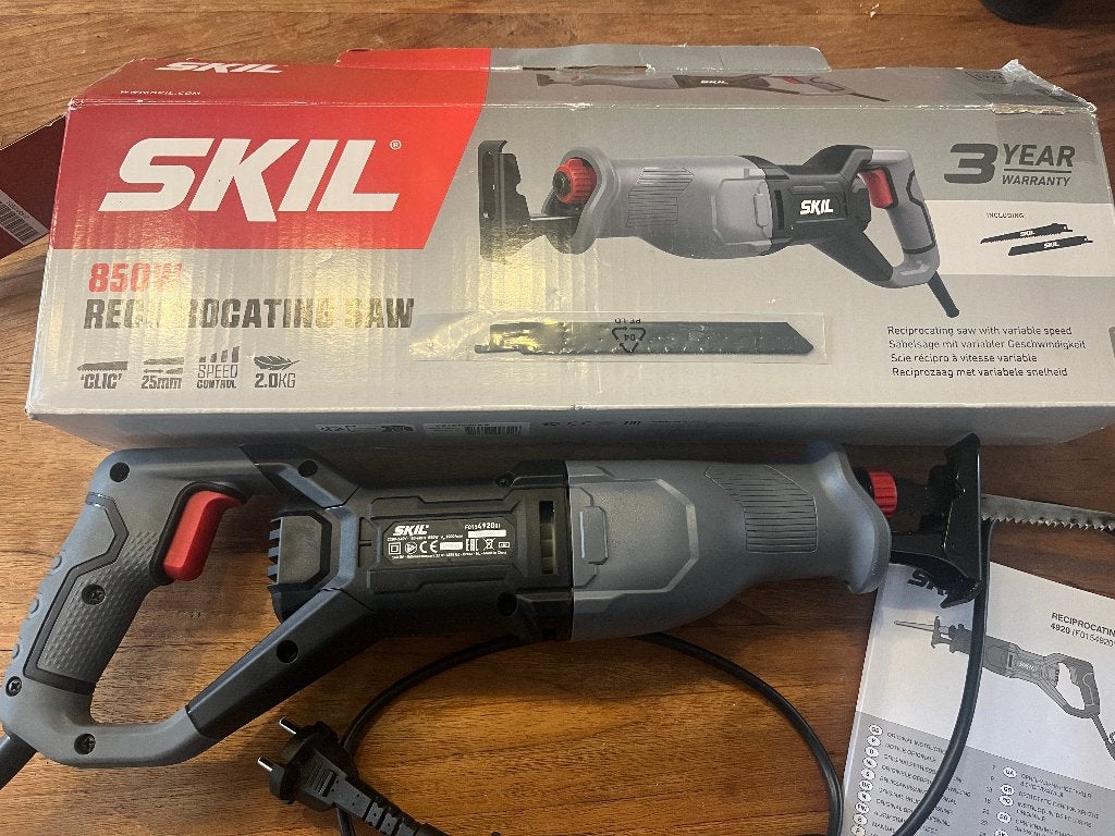 Reciprozaag SKIL 4920 (schrobzaag, sabelzaag), Ophalen, Minder dan 30 mm, Skill, 600 tot 1200 watt