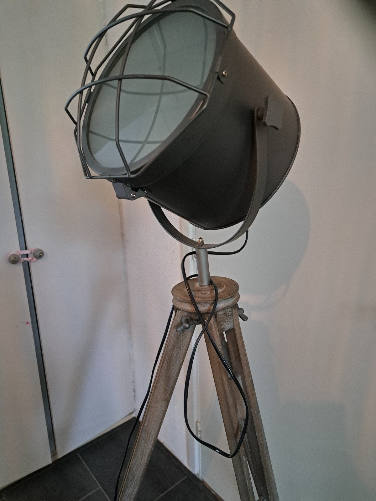 industriële staande lamp, Huis en Inrichting, Ophalen, Zo goed als nieuw, Hout, 150 tot 200 cm