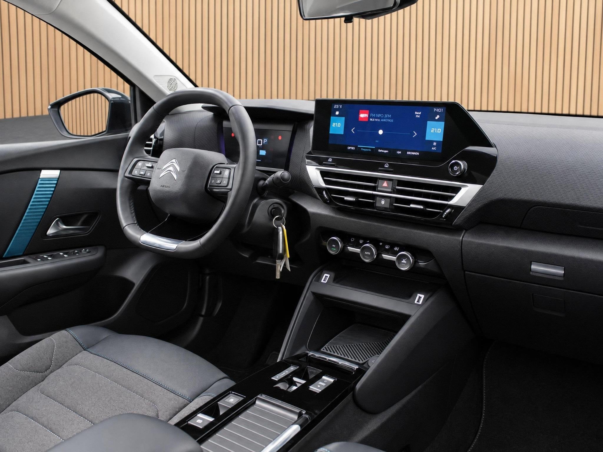 Citroen Ë-C4 You 136pk 50 kWh | Camera/Navi/Climate, 12 maanden, Gebruikt, 342 km, Zwart