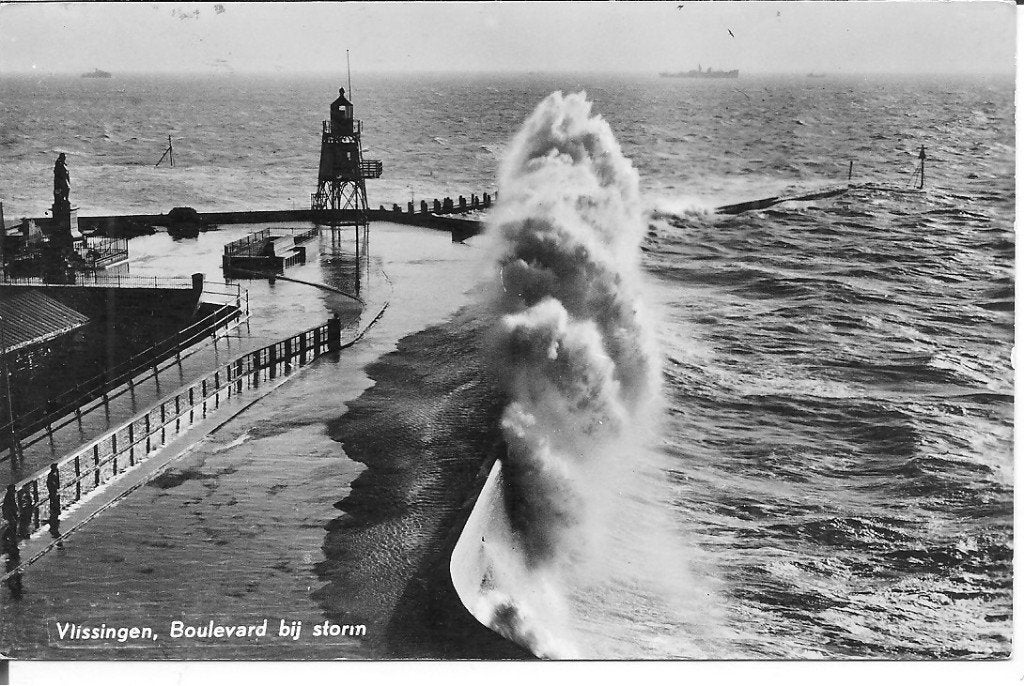 Vlissingen Boulevard bij storm., Verzamelen, Ansichtkaarten | Nederland, Ophalen of Verzenden, 1960 tot 1980, Gelopen, Zeeland
