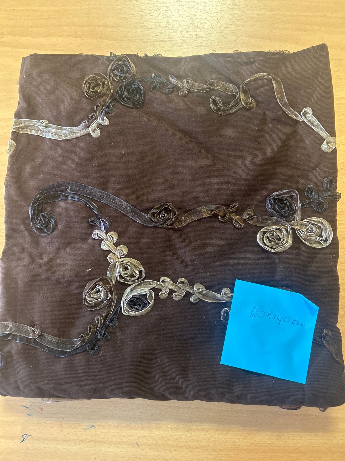 Geborduurd babycord lap stof 120x140 cm, Hobby en Vrije tijd, Stoffen en Lappen, Gebruikt, Bruin, 120 cm of meer, Ophalen of Verzenden