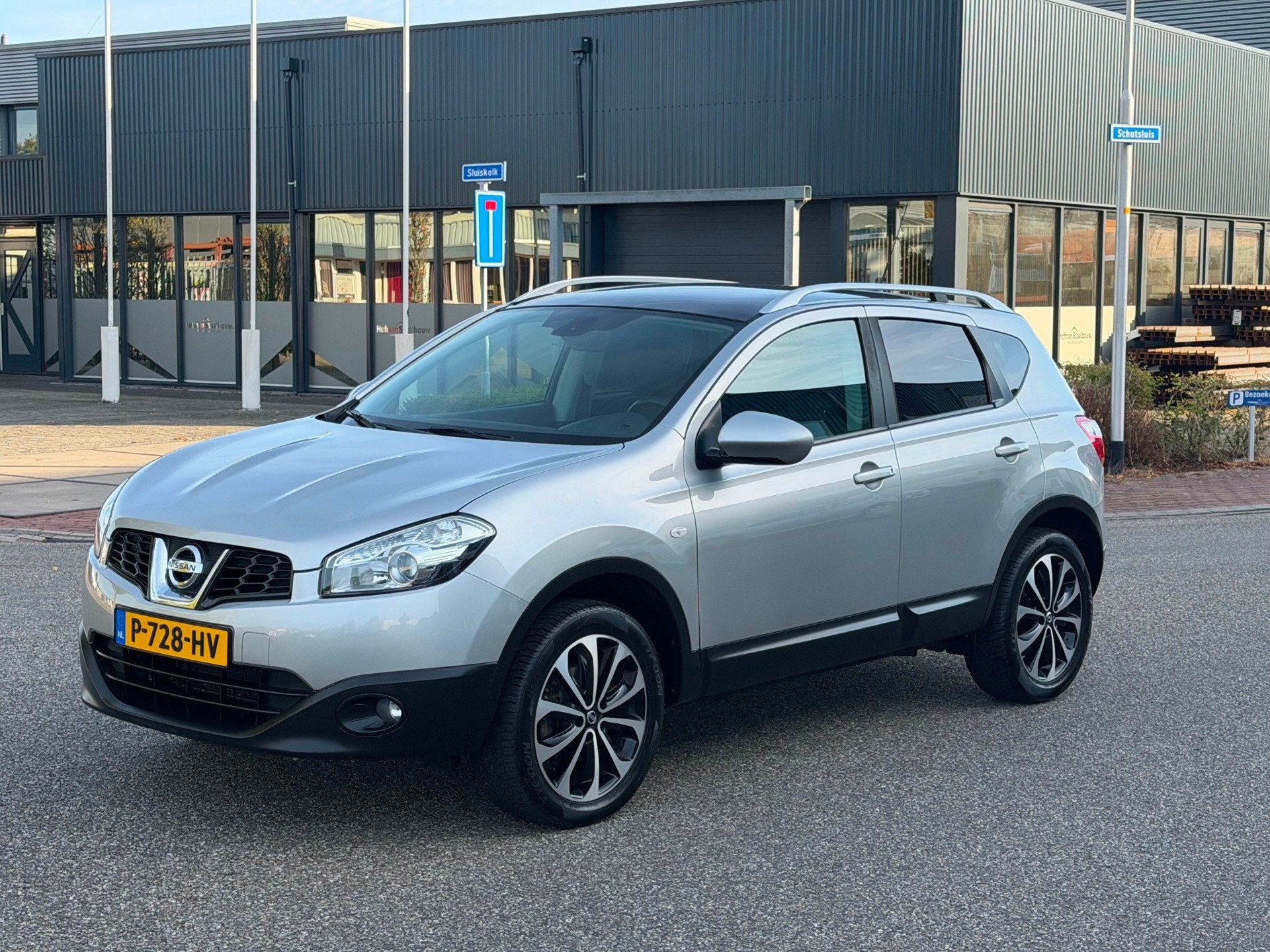 Nissan Qashqai 2.0 Connect Edition Pano Navi Trekhaak, Euro 5, Gebruikt, 4 cilinders, Bedrijf