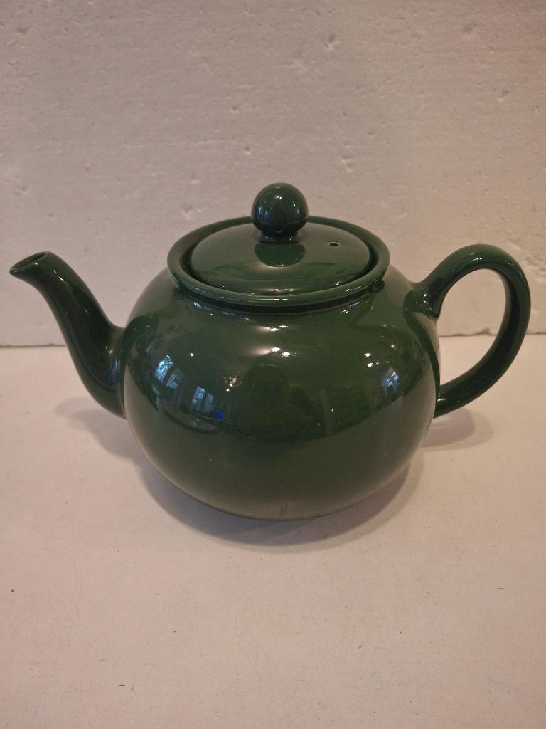 Pristine England - donkergroene aardewerk theepot- 1,2 liter, Ophalen of Verzenden