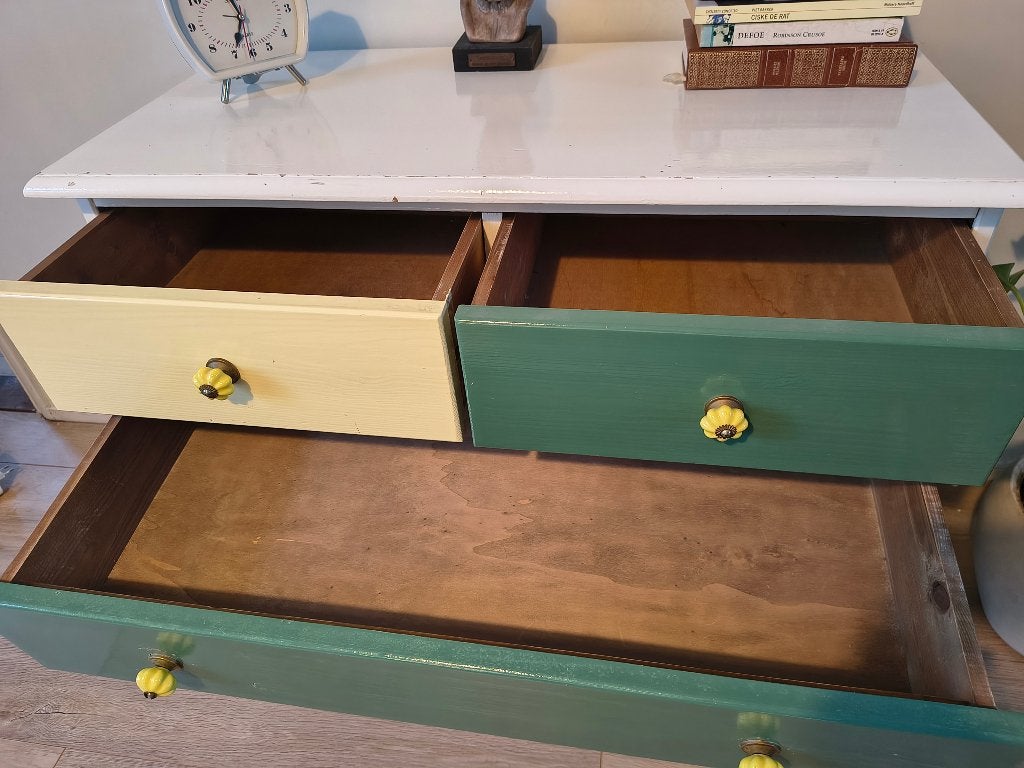 Kleurrijke Houten Ladekast / Commode, 5 laden of meer, Zo goed als nieuw, Onbekend, 25 tot 50 cm