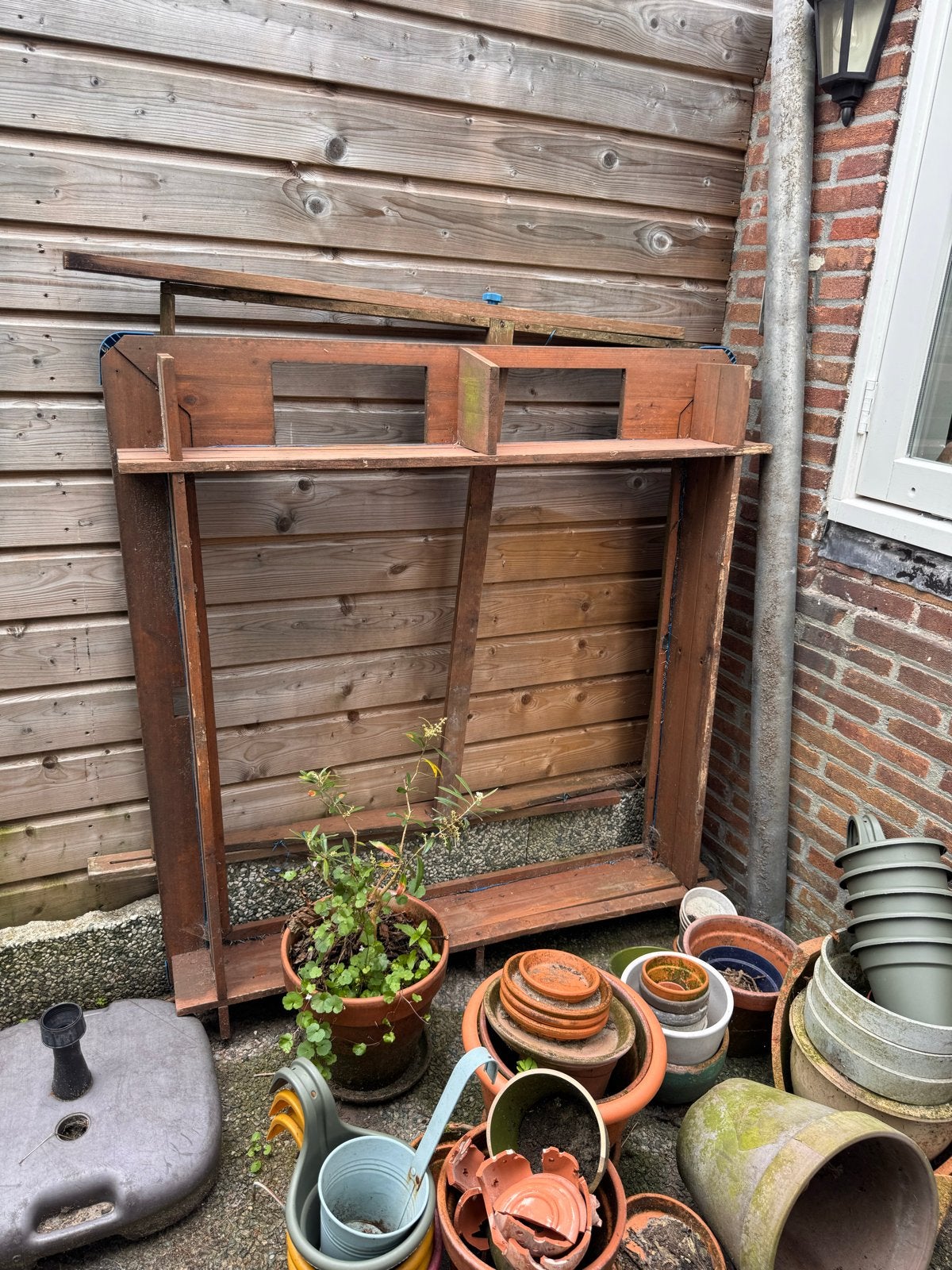 Zandbak ombouw met waterbakjes en schuifbaar dak, Ophalen, Gebruikt