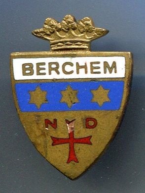 Berchem email op koper wapen broche ( U_054), Verzenden, Zo goed als nieuw, Stad of Land, Speldje of Pin