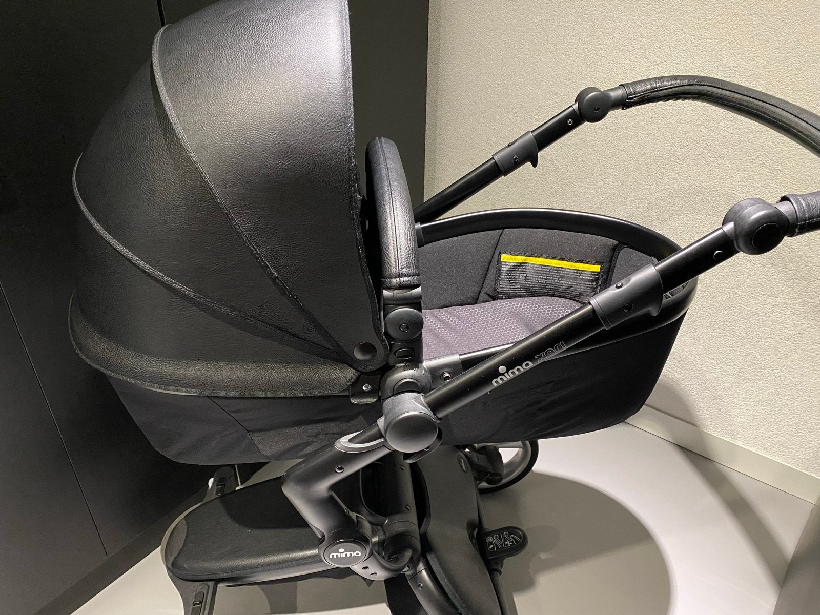 Mima Xari Combiwagen met reiswieg en autostoeltje, Kinderen en Baby's, Kinderwagens en Combinaties, Zo goed als nieuw, Combiwagen