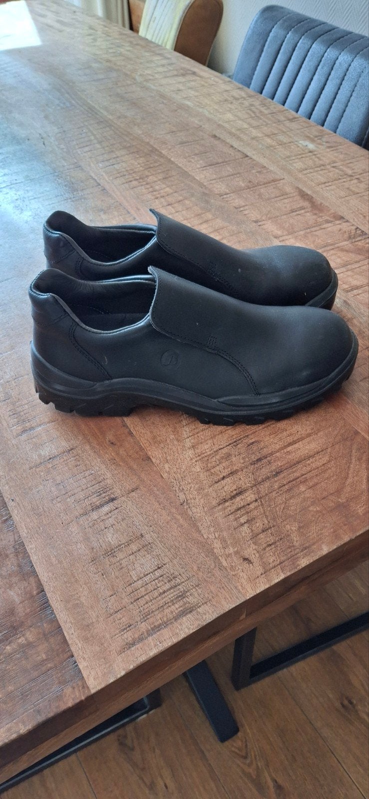 Zwarte veiligheidschoenen maat 43, Bata, Zwart, Ophalen of Verzenden, Zo goed als nieuw
