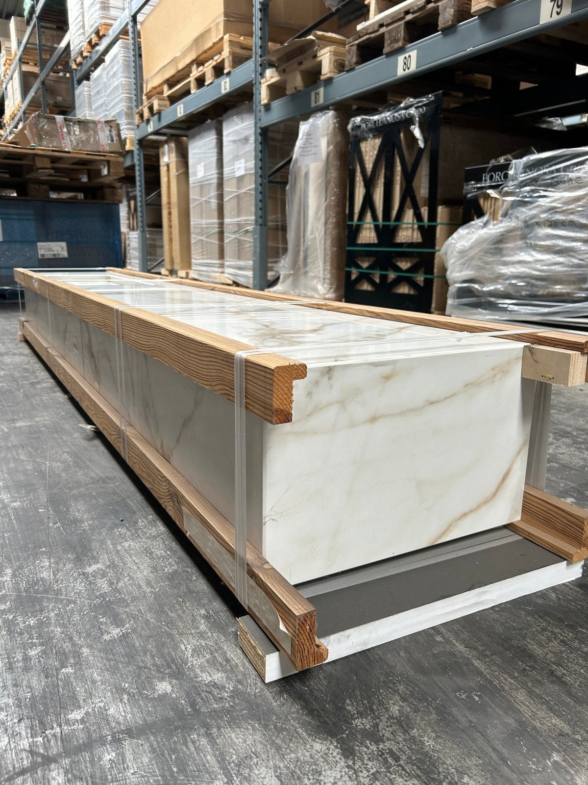 Luxe wastafel 235 cm marmerlook – nieuwprijs ca. €4.000, Ophalen, Nieuw, 200 cm of meer, Minder dan 100 cm