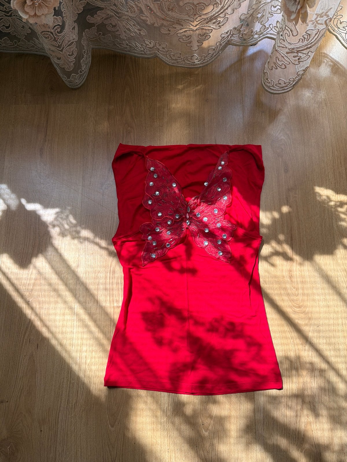 Rode Bandeau Top met Vlinder Applicatie, Ophalen of Verzenden, Gedragen, Rood, Maat 36 (S)
