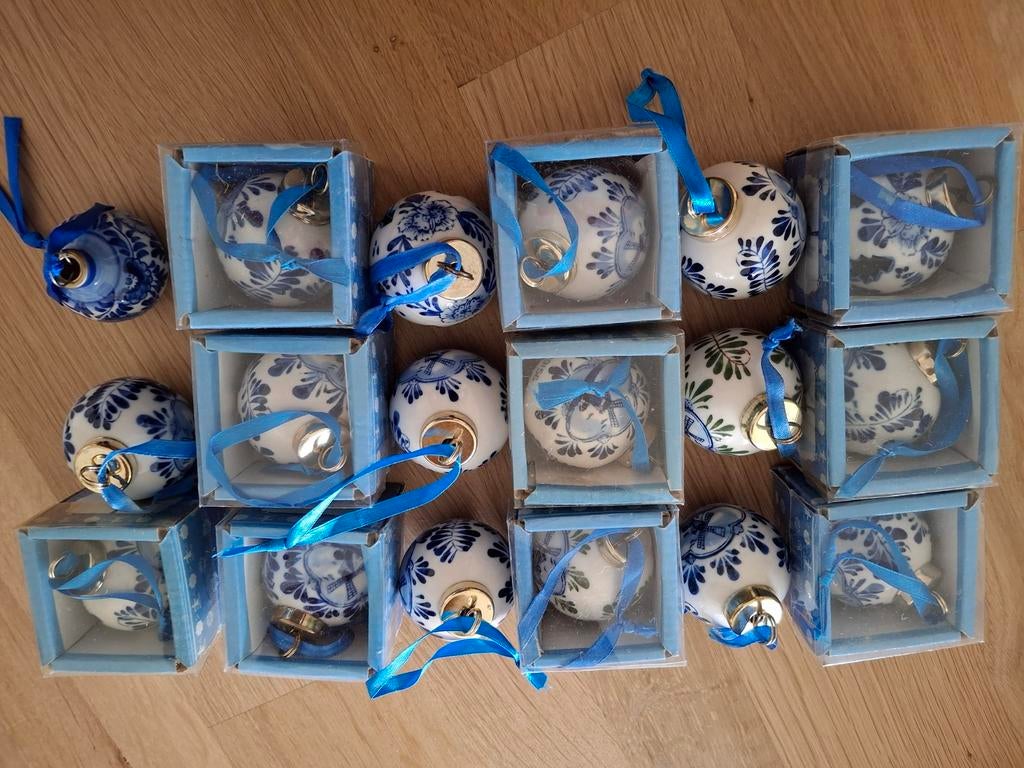 18 kerstballen en 1 klokje 1kerstboom 1 ster 1 molen, Diversen, Kerst, Ophalen of Verzenden
