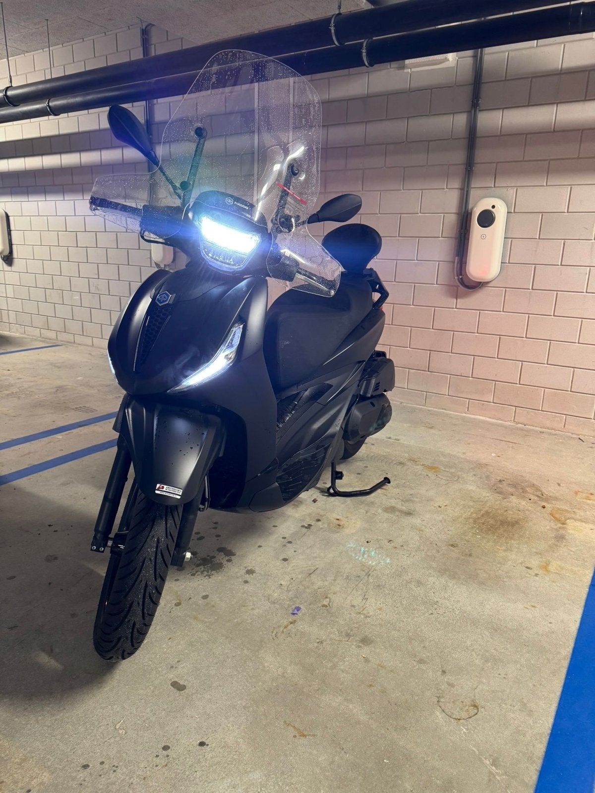 Piaggio Beverly 400 2025 - 1e eigenaar, Fietsen en Brommers, Ophalen, 400 cc, Overige modellen, Zo goed als nieuw