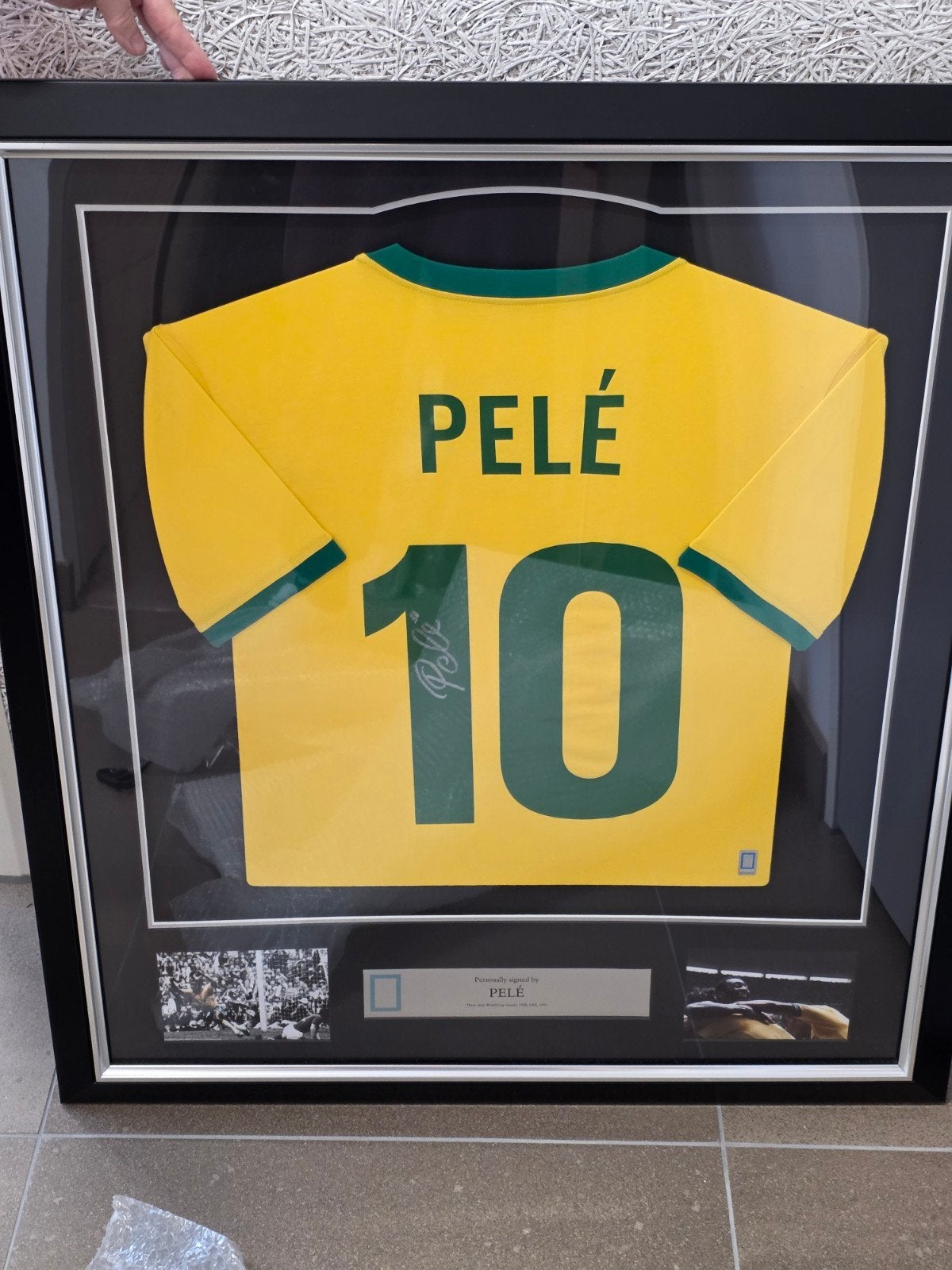 Ingelijst Pelé Brazilië Thuisshirt - Gesigneerd, Verzamelen, Sportartikelen en Voetbal, Ophalen