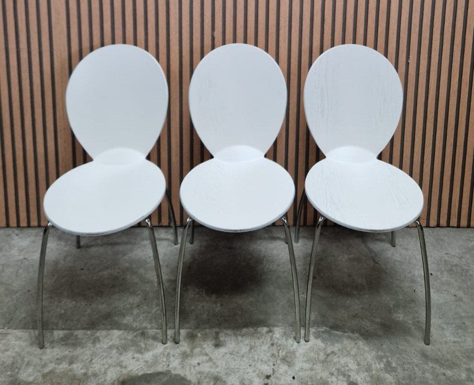 30 x Jakobsen vlinderstoelen wit hout schoolstoelen stoelen, Huis en Inrichting, Wit, Ophalen of Verzenden, Zo goed als nieuw